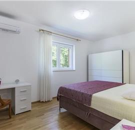 6 bedroom villa with pool near Labin, Istria, sleeps 12